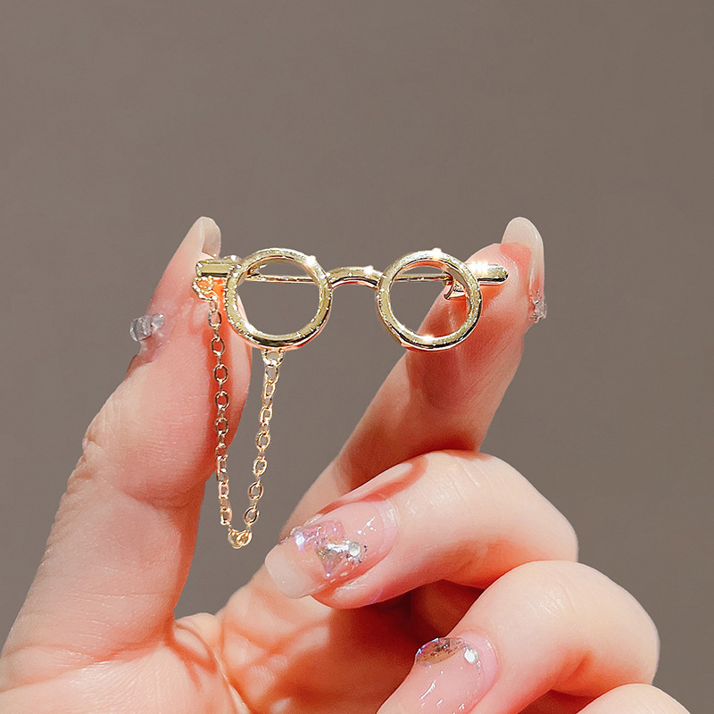 Kreatywne broszki w kształcie  – Sunglass Retainer Cord recenzja i cena